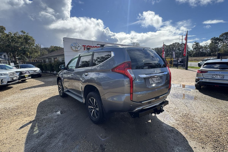 2017 Mitsubishi Pajero Sport QE GLS SUV Image 21