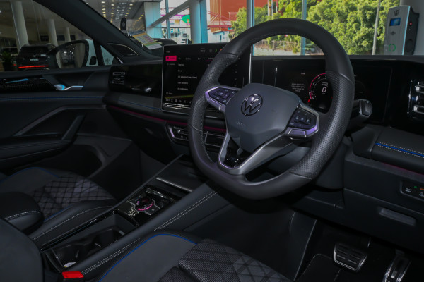 2025 Volkswagen Tiguan CT 150TSI R-Line SUV image 7