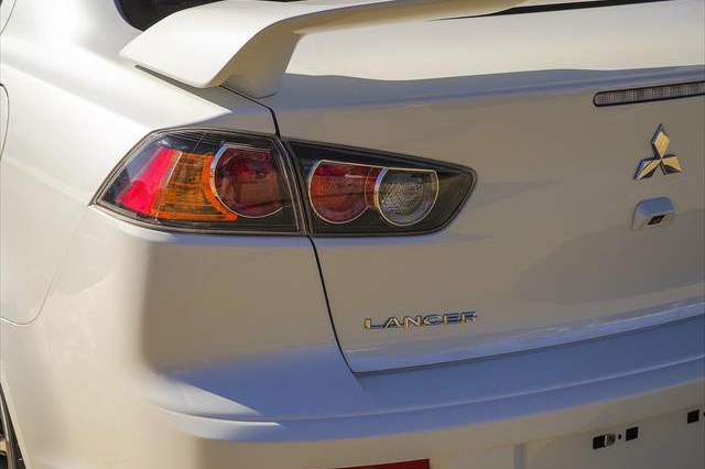 2017 Mitsubishi Lancer CF ES Sport Sedan Image 3