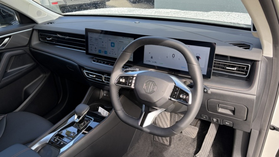 2025 MG HS AS33P Super Hybrid Essence SUV Image 11