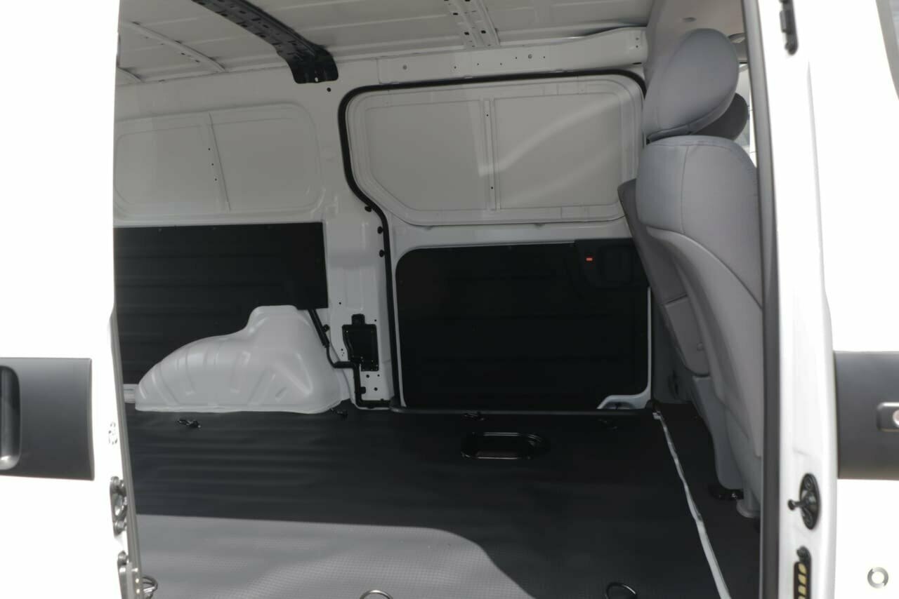 2021 Hyundai iLoad TQ4 Van Van Image 10