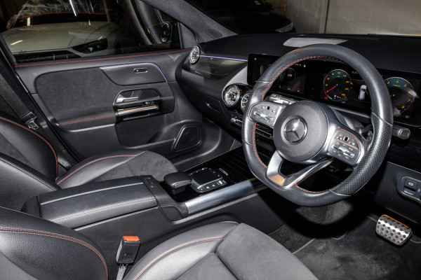 2022 Mercedes-Benz GLA-Class H247 GLA200 SUV image 7