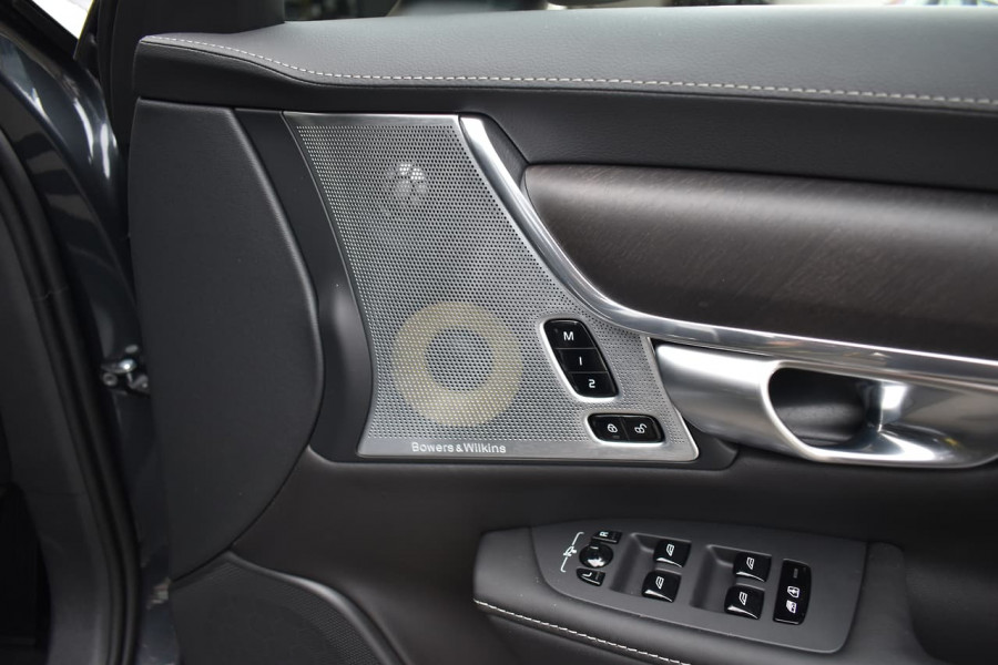 2019 Volvo V90 Cross Country P Series D5 Wagon Image 12