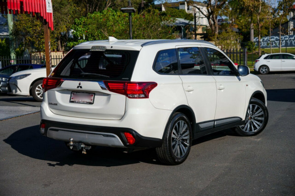 2018 MY19 Mitsubishi Outlander ZL ES Wagon Image 2