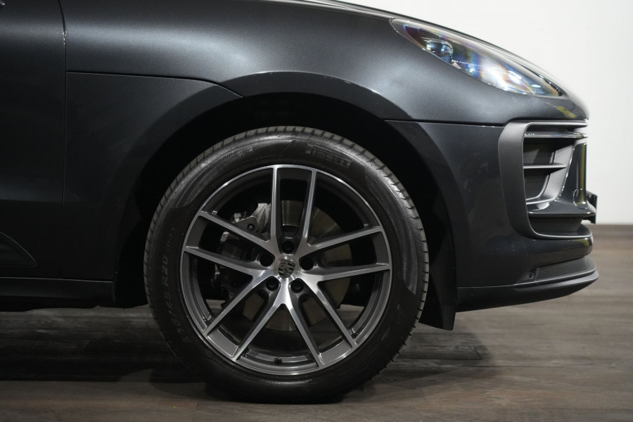 2022 Porsche Macan SUV Image 5