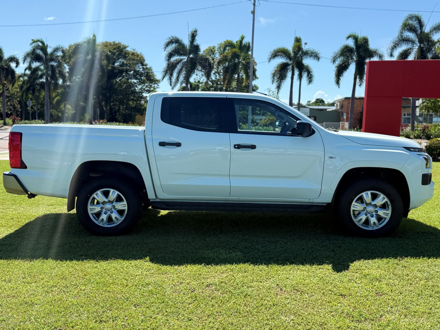 2026 Mitsubishi Triton MV GLX+ Ute Image 8
