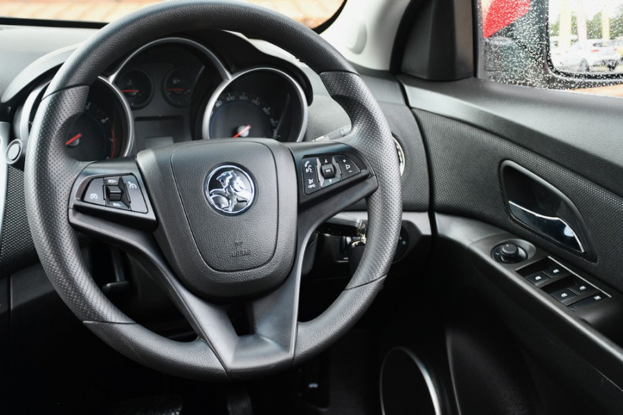 2014 Holden Cruze Vehicle Description. JH  II MY14 EQUIPE SED 4DR SA 6SP 1.8I Equipe Sedan Image 9