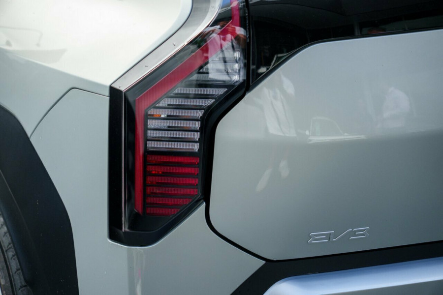 2025 Kia EV3 SV Air Standard Range SUV Image 7