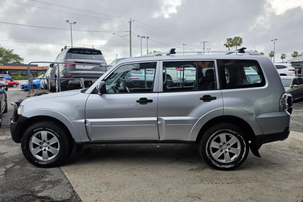 2008 Mitsubishi Pajero NS GLX SUV Image 10