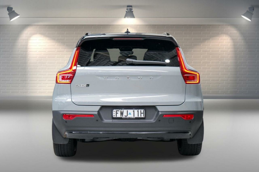 2026 Volvo EX40  Ultra Twin Motor Performance SUV Image 17