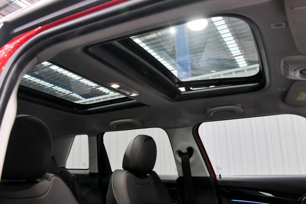 2022 MINI Cooper F55 LCI-2 C Classic Hatch image 22