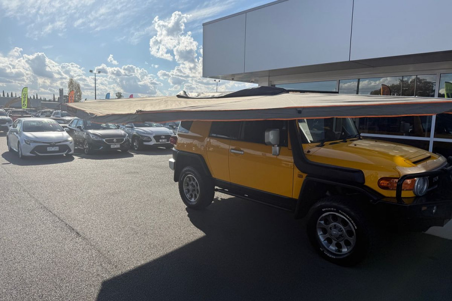 2012 Toyota FJ Cruiser GSJ15R SUV Image 29