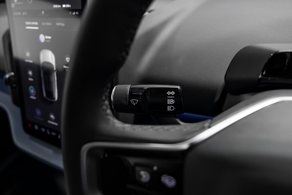 2026 Volvo EX30 Cross Country  Ultra Twin Motor Performance SUV Image 20