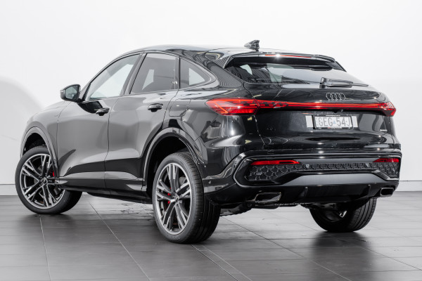 2026 Audi Q5 e-hybrid 270kW SUV image 2