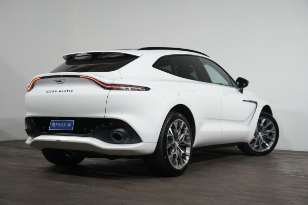 2022 Aston Martin DBX SUV Image 7