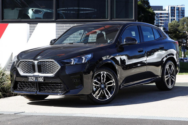 2024 BMW iX2 U10 eDrive20 M Sport SUV image 3