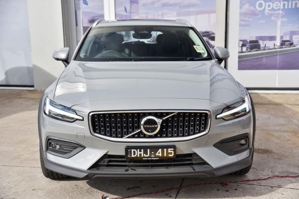 2024 MY25 Volvo V60 Cross Country  Ultra B5 Bright Wagon Image 5