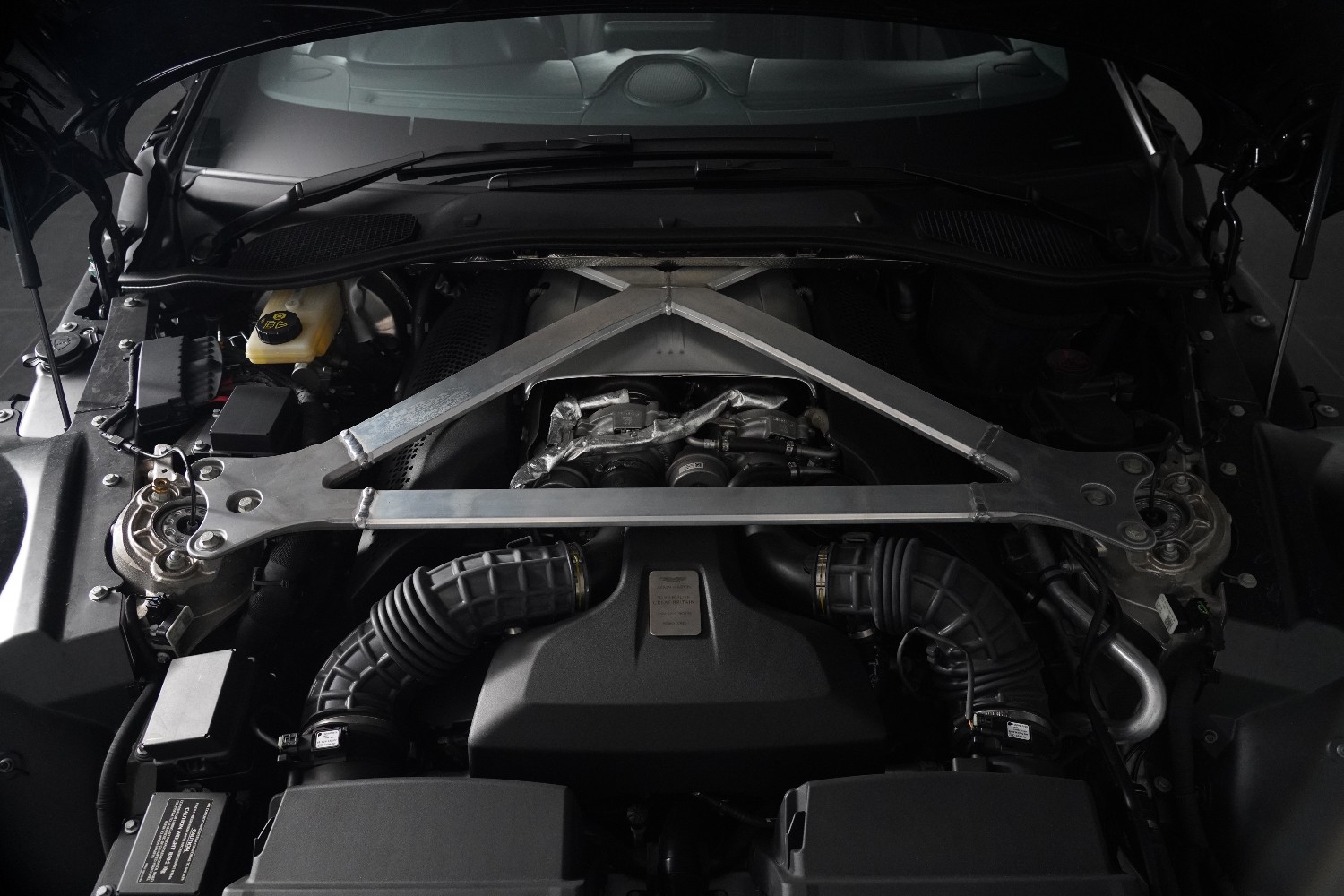 2022 Aston Martin Vantage Coupe Image 25