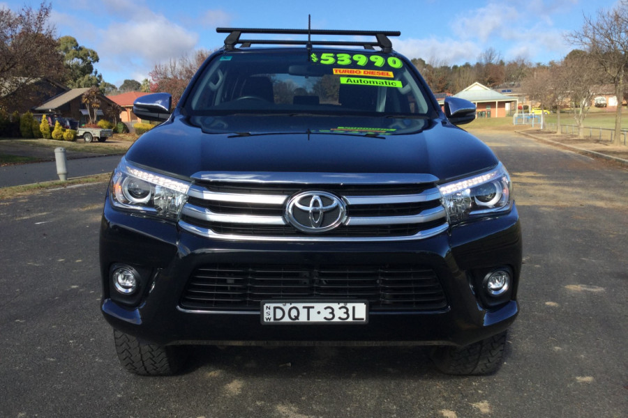 2017 Toyota HiLux  SR5 Cab chassis
