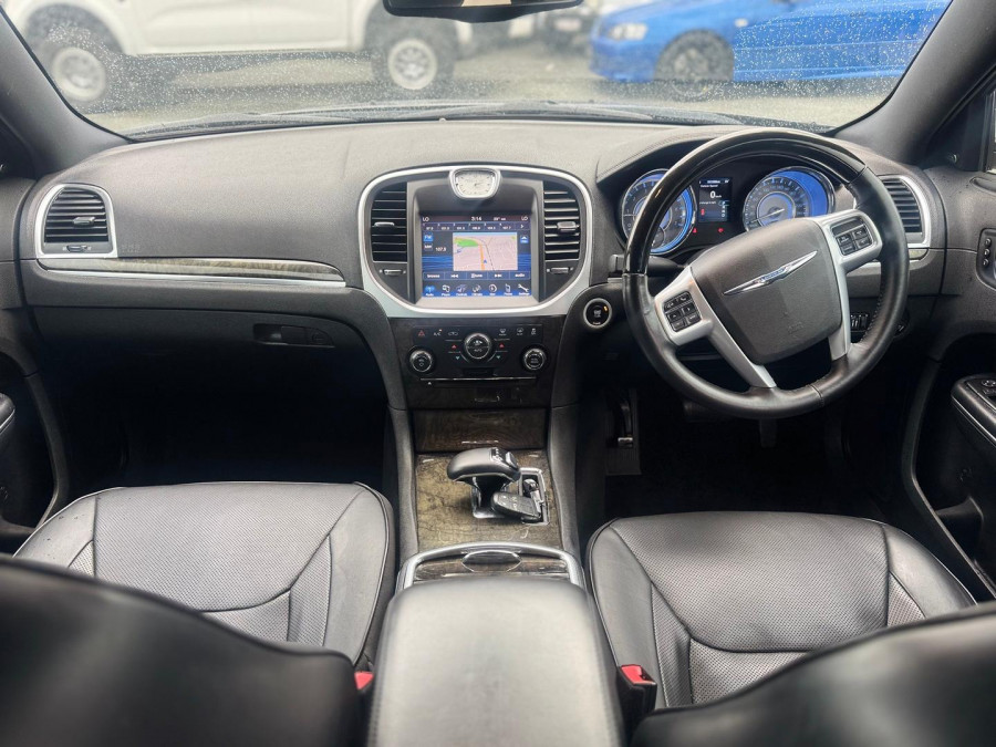 2015 MY14 Chrysler 300 LX C Sedan Image 14