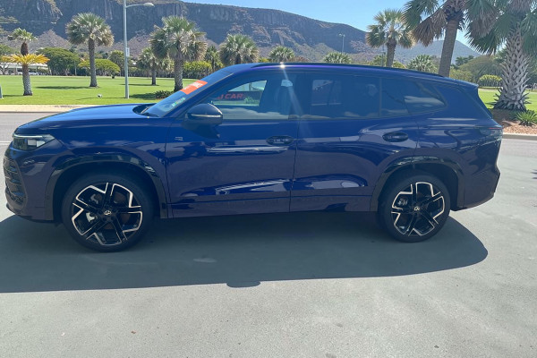 2026 Volkswagen Tayron R4 195TSI R-Line SUV Image 4