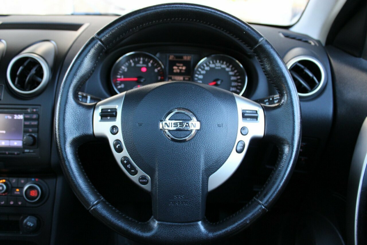 2012 Nissan Dualis J10W Series 3 MY12 Ti-L Hatch X-tronic 2WD Hatchback Image 29