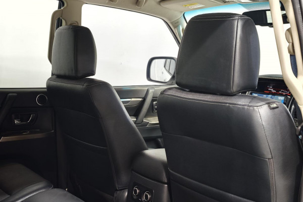 2020 Mitsubishi Pajero NX GLS SUV Image 22