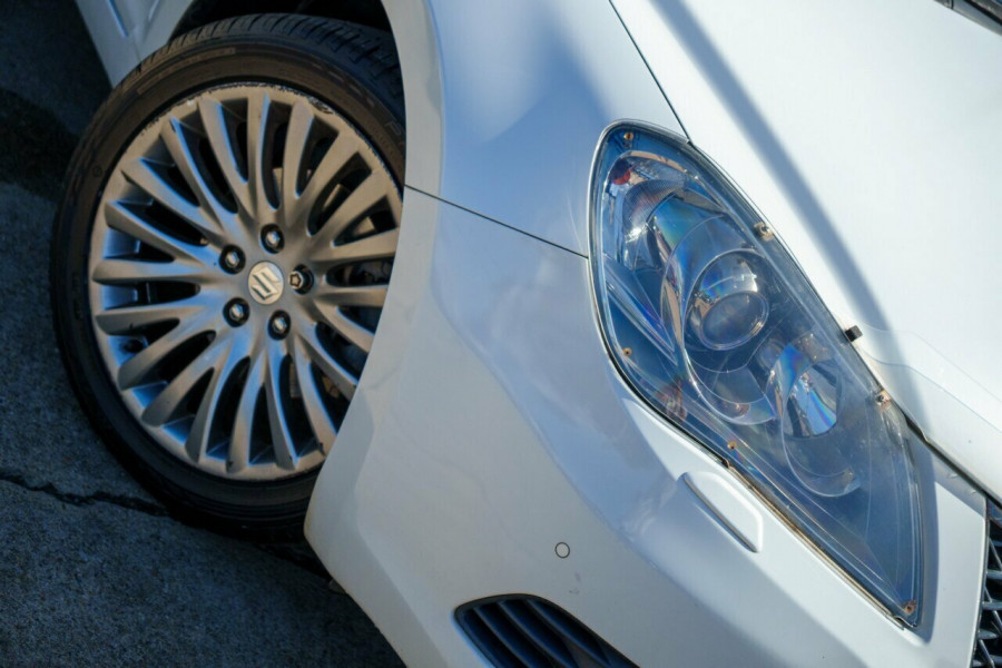 2010 MY11 Suzuki Kizashi FR Prestige Sedan Image 6