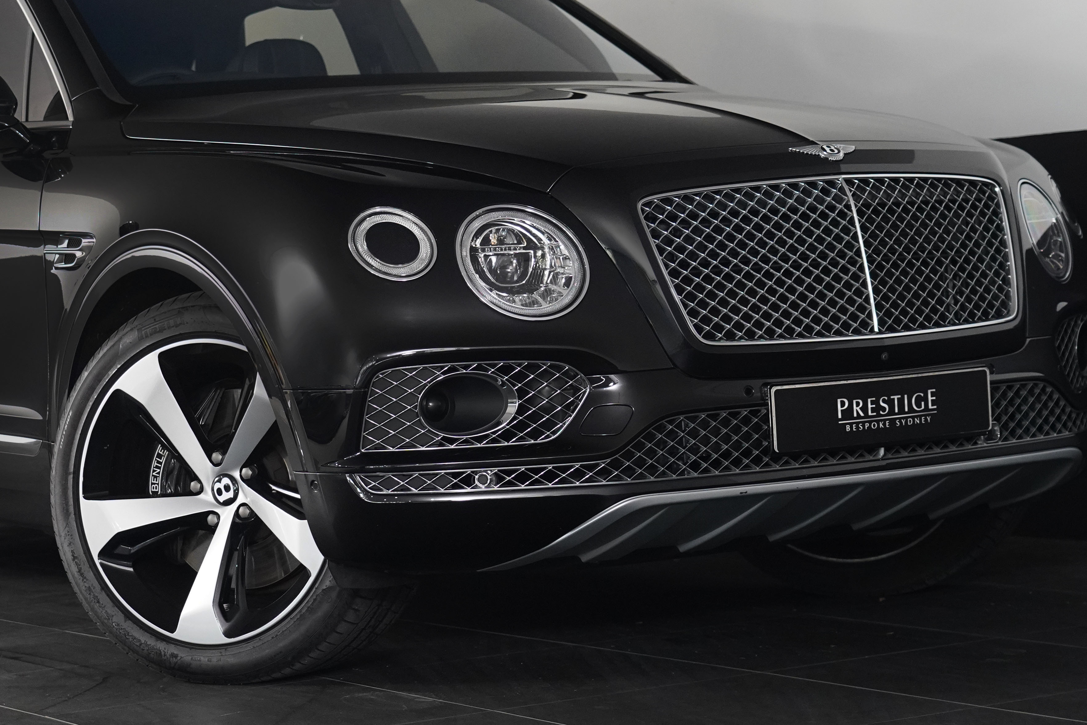 2018 Bentley Bentayga W12 Seven Seat SUV Image 13