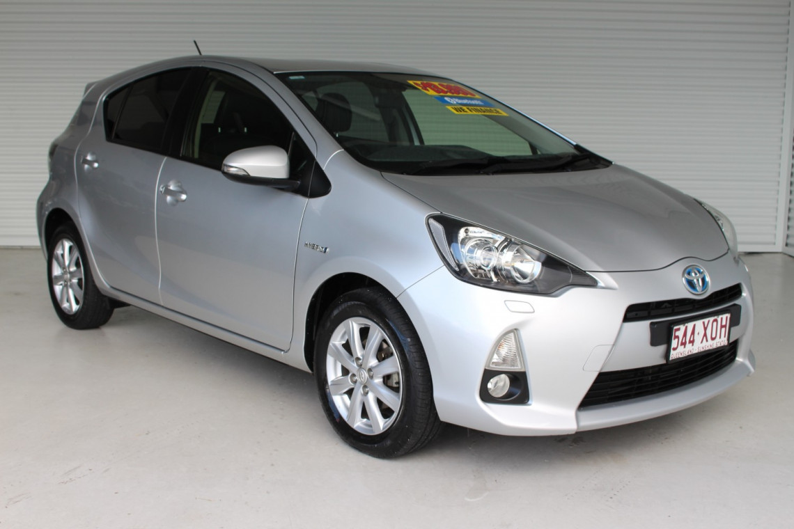 Toyota prius c nhp10