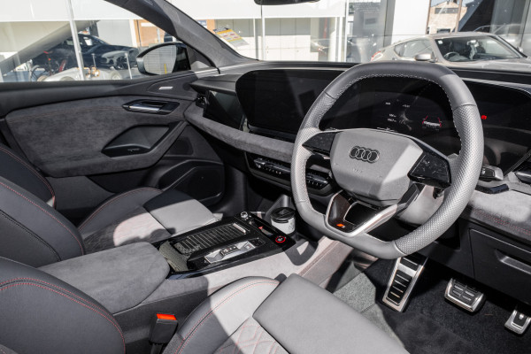 2025 Audi SQ6 e-tron GF  SUV image 7