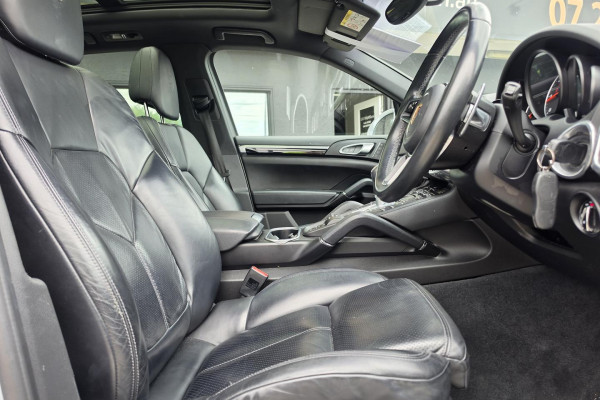 2016 MY17 Porsche Cayenne 92A Platinum Edition SUV Image 19