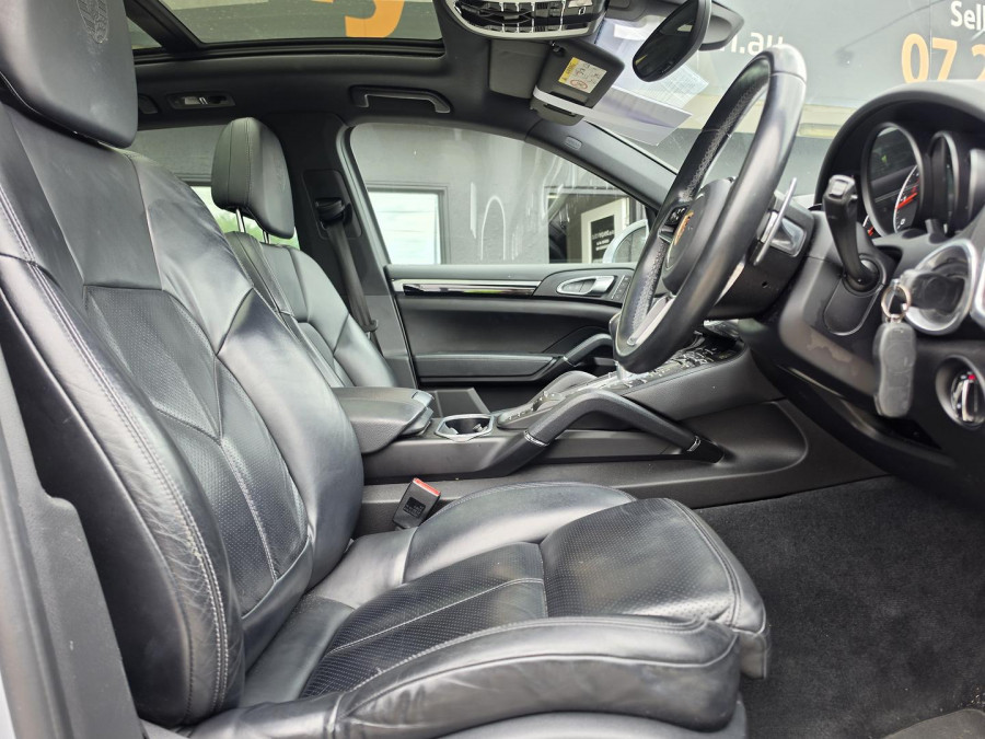 2016 MY17 Porsche Cayenne 92A Platinum Edition SUV Image 19