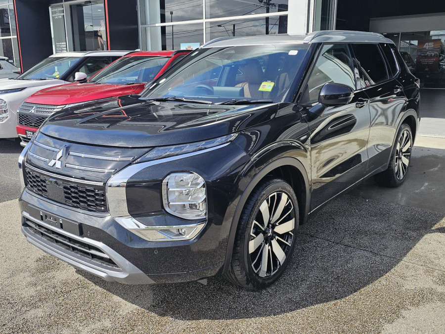 2025 Mitsubishi Outlander ZM Exceed Tourer SUV Image 1