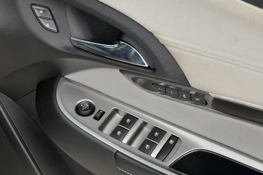 2015 MY16 Holden Calais VF V Wagon Image 19