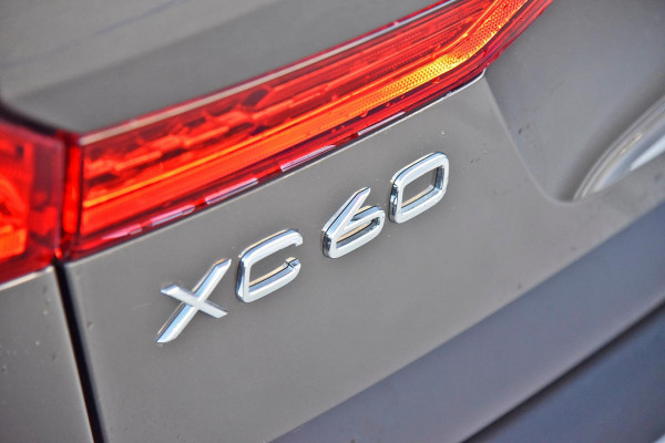 2021 MY22 Volvo XC60  B5 Inscription Suv Image 5