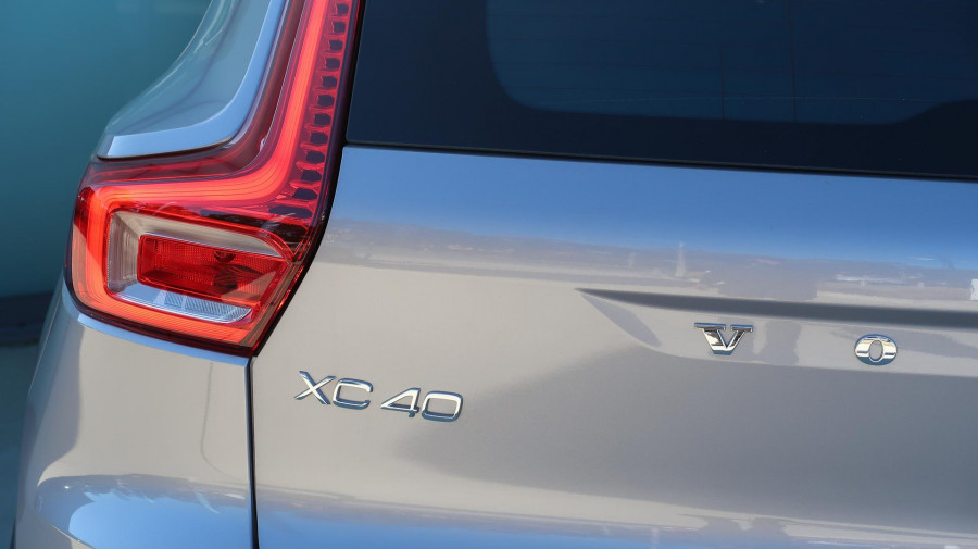 2025 MY26 Volvo XC40 XZ Plus B4 SUV Image 28