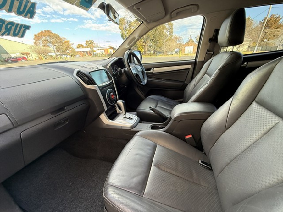 2016 MY15.5 Isuzu MU-X LS-T SUV Image 15