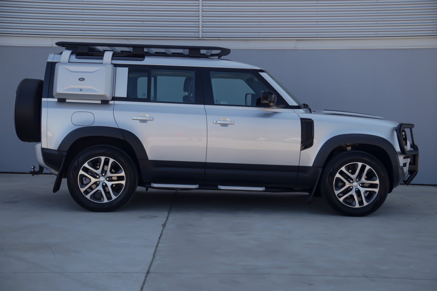 2020 Land Rover Defender L663 SE Wagon Image 6