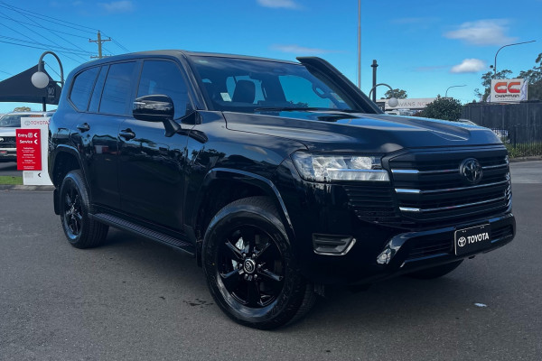 2025 Toyota LandCruiser FJA300R GX 'DARK KNIGHT' SUV Image 4