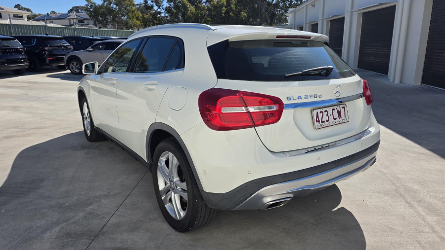2017 Mercedes-Benz GLA-Class X156 GLA220 d SUV Image 5