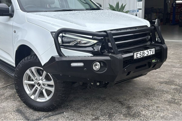 2022 Isuzu MU-X RJ LS-M SUV Image 3