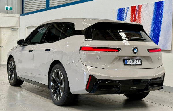 2026 MY25 BMW iX I20 xDrive45 M Sport SUV image 7
