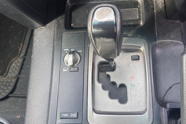 2011 MY10 Toyota LandCruiser VDJ200R GXL SUV Image 24