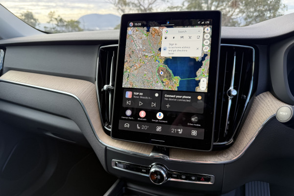 2025 MY26 Volvo XC60 UZ Plus T8 Plug-in Hybrid Dark SUV Image 20