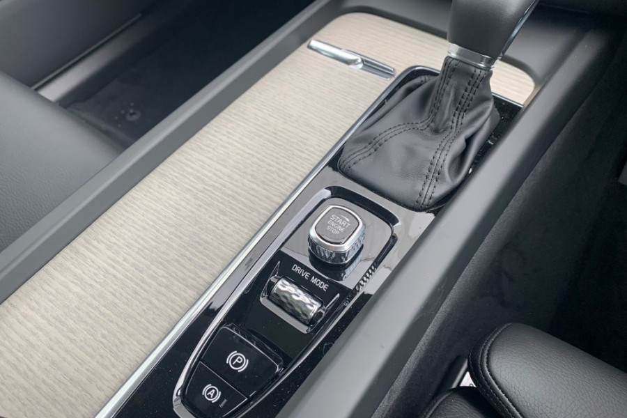 2020 Volvo XC60 UZ D4 Inscription Suv Image 13