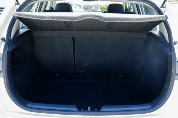 2011 MY12 Kia Cerato TD Si Hatch Image 8