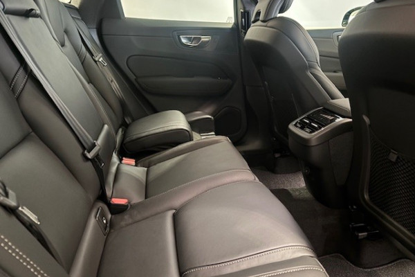 2026 Volvo XC60 UZ Ultra B5 Dark SUV Image 13