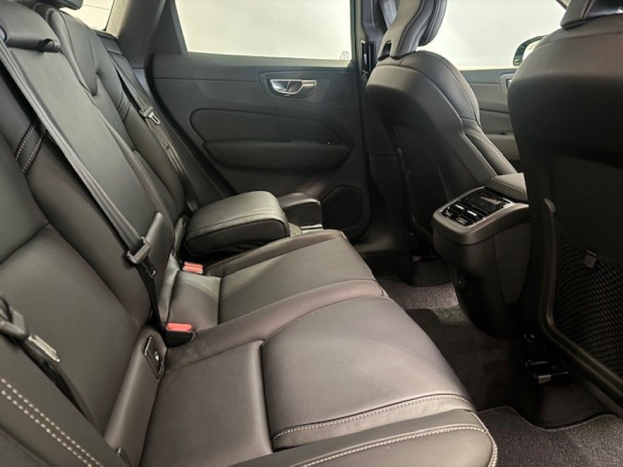 2026 Volvo XC60 UZ Ultra B5 Dark SUV Image 13