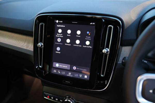 2026 Volvo XC40 XZ Plus B4 SUV Image 16